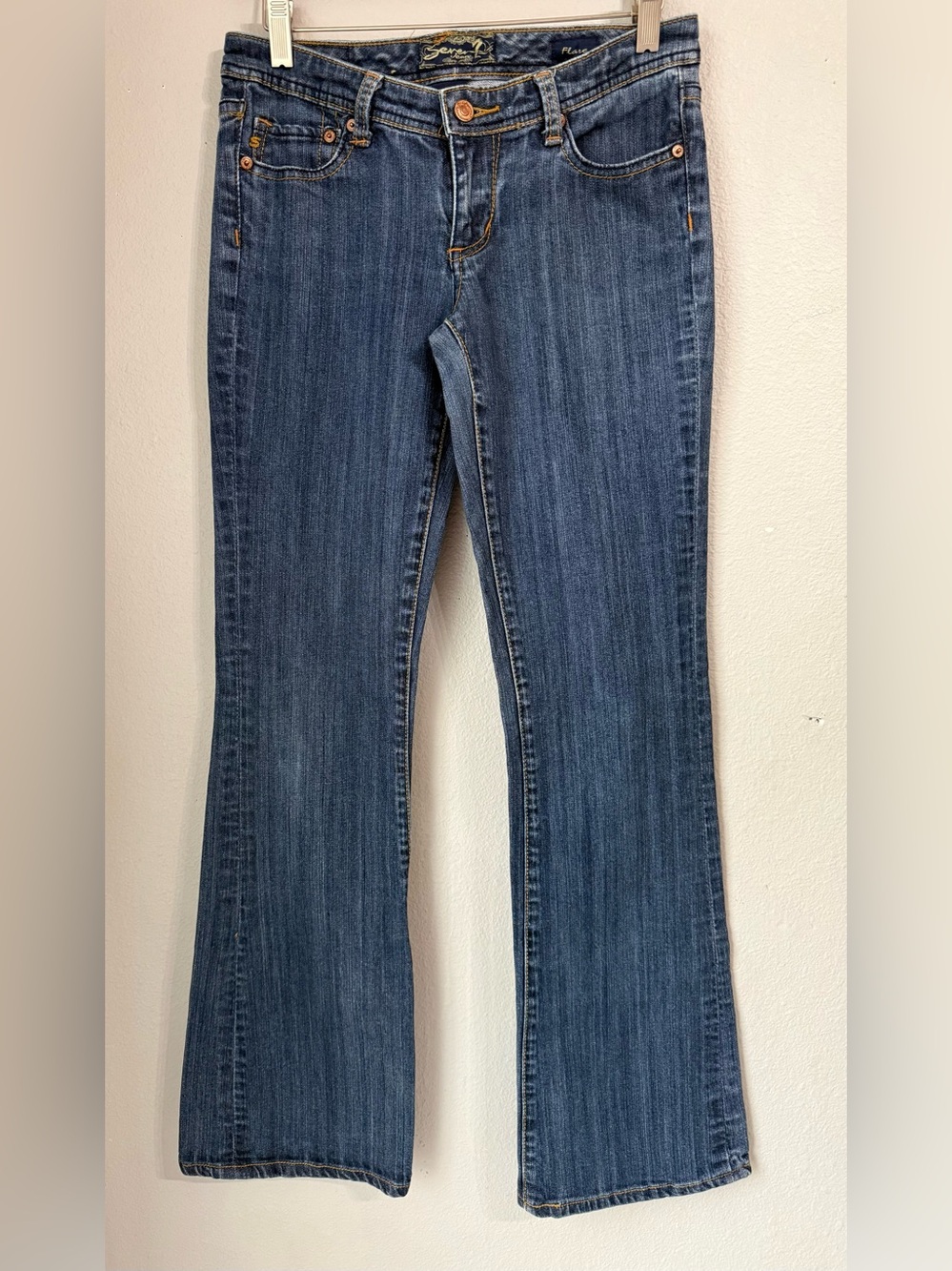 Seven7 Jeans Dark Wash Flare Jeans Women’s Size 26 Low Rise 5-Pocket Design